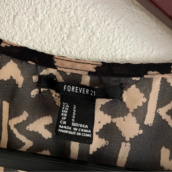 Forever 21 Sleeveless Chiffon Summer Blouse Top Size Small - Picture 5 of 5